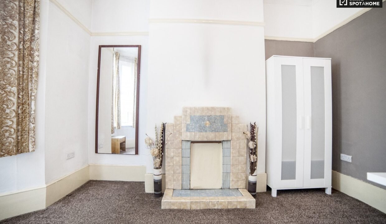 44ab2c4965725eb1784d2cc9d90c18b8934b6c7628fe585c16f8beb9