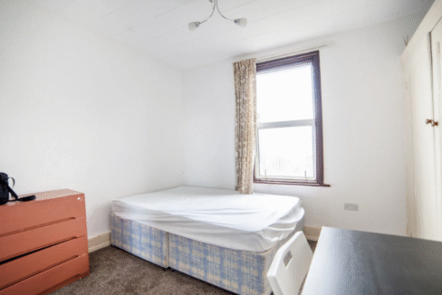 Double room in Manor Road E10 7AL