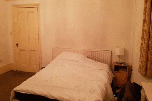 Double room in Manor Road E10 7AL