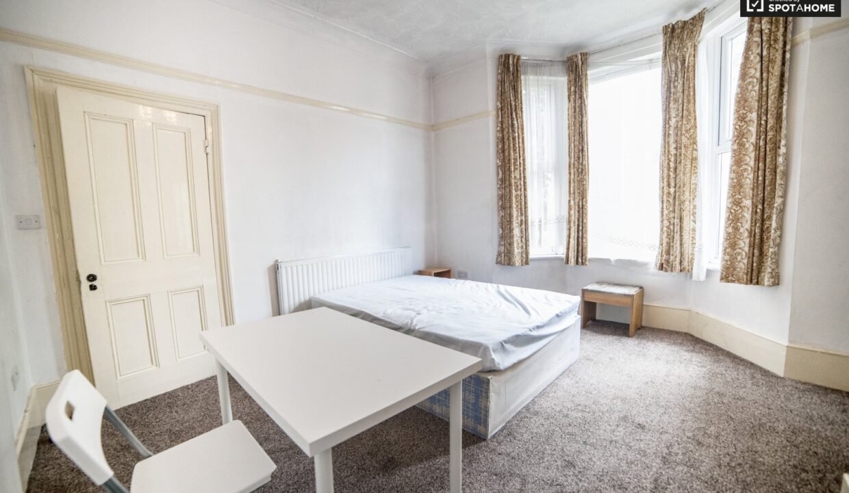 bb753e818fd04e79da7a864e7af623a18d7272590723297e323854cd