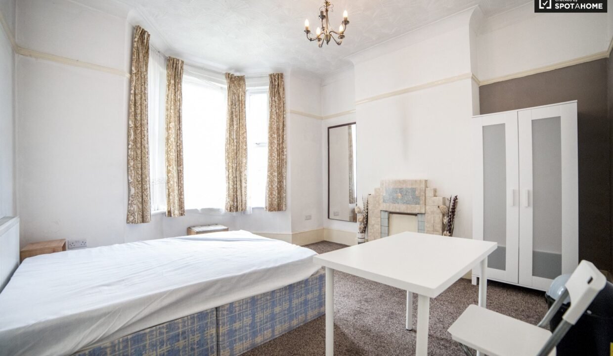 fce265df46f35d3b1c1b65baca6b510d452460981614083a807a67fd