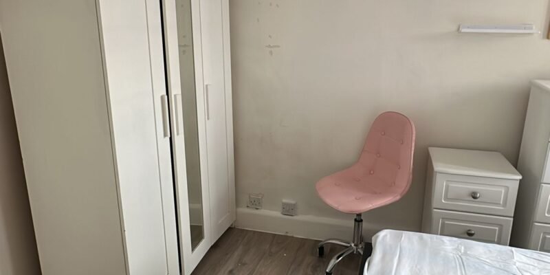 9 Kennylands Court Hendon Way NW4 3LU